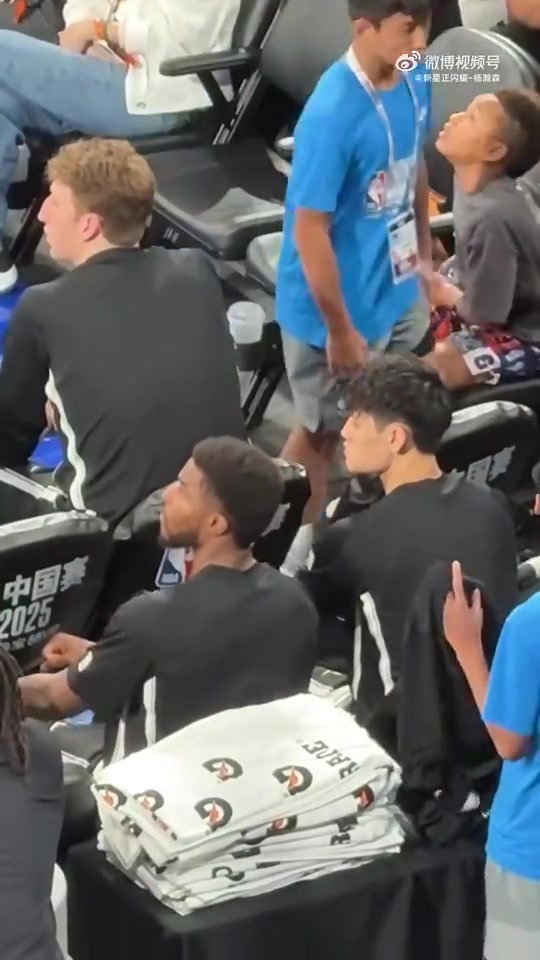 果真被裁了此前NBA中国赛现场观众大喊换曾凡博