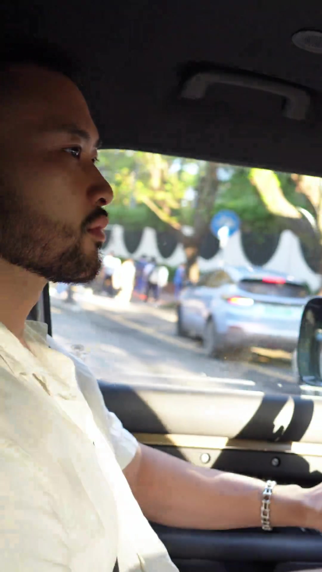 很有型啊张曼源大胡子老公晒视频今天去当一天模特