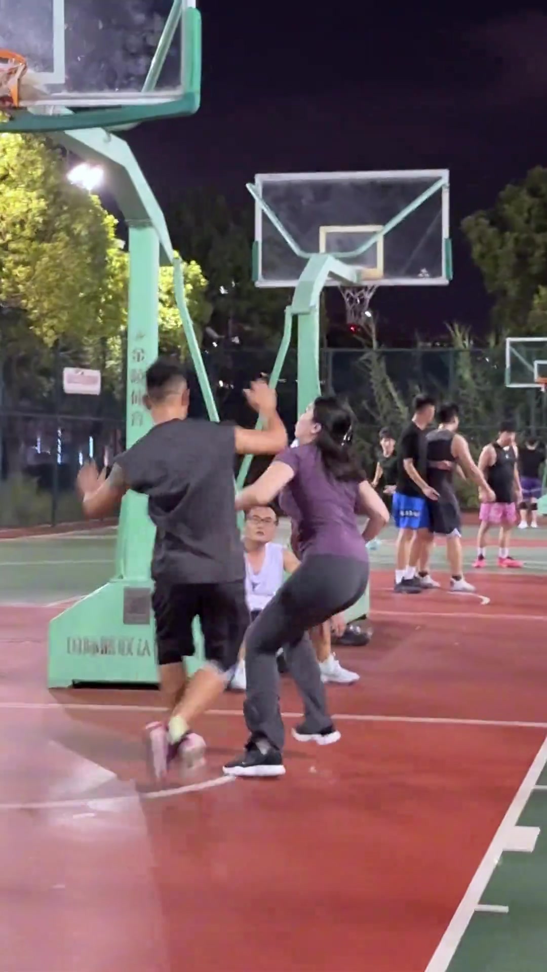 确实挺能打野球场肘姐做我的敌人你能撑多久