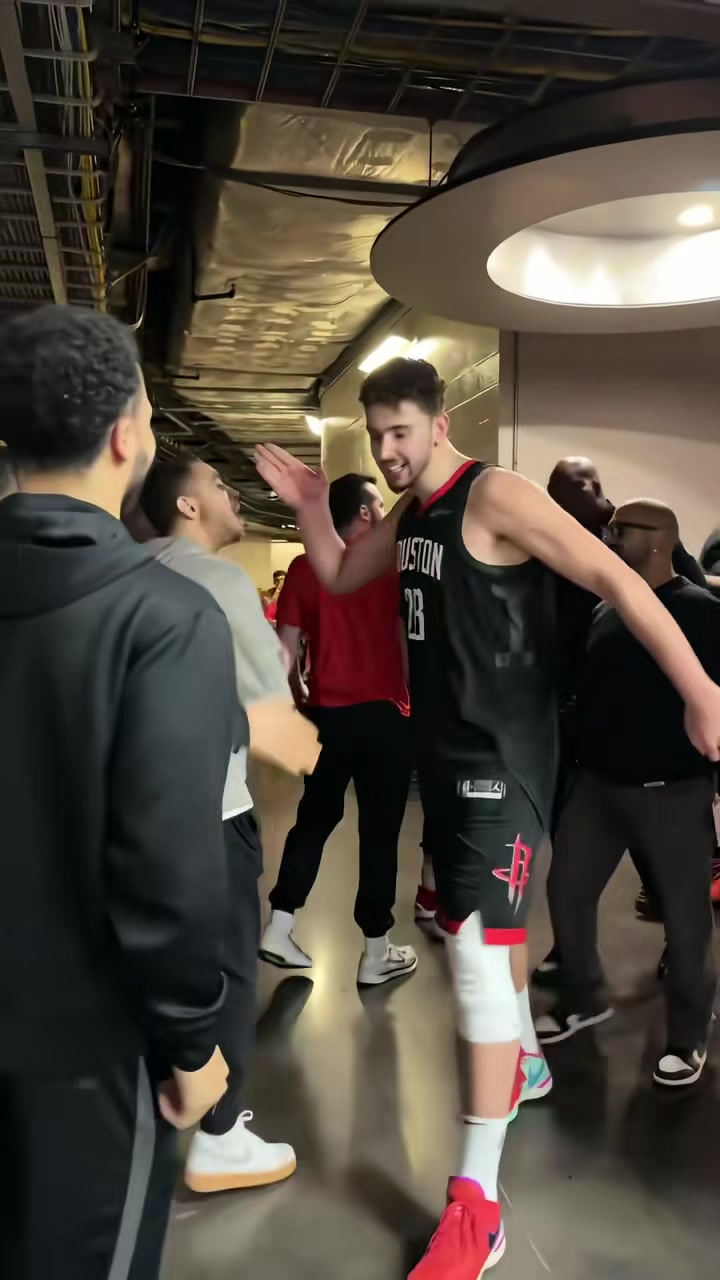 十万奖金到手火箭小伙