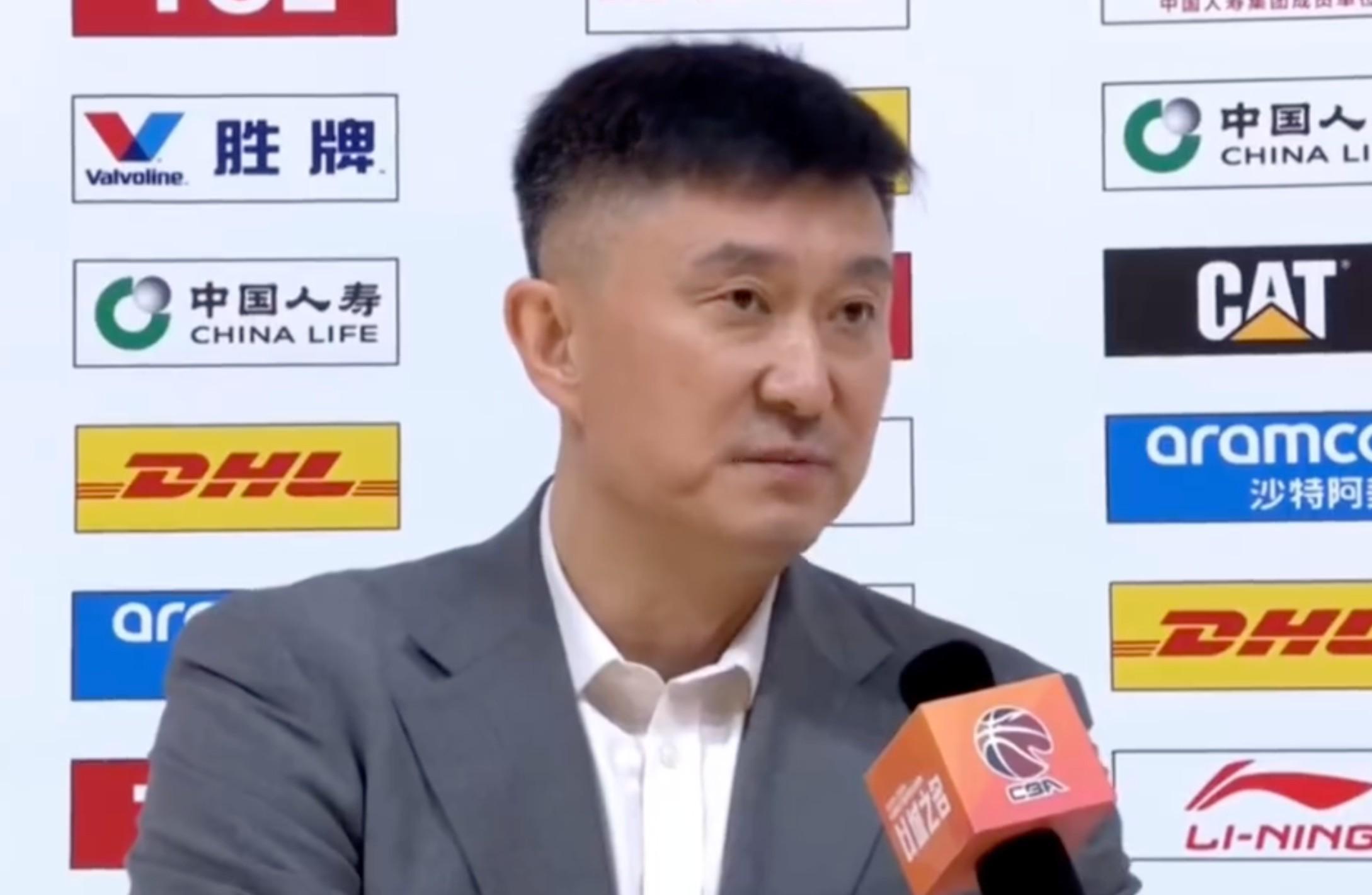 杜锋：现在每场比赛都很难打，年轻球员在轮转中还是爱出问题